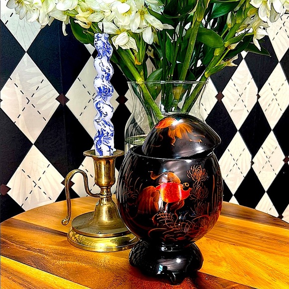 Vintage Asian Black Lacquerware Egg-Shaped Box + Lid|Glossy, Sculptural, Elegant - Picture 11 of 14